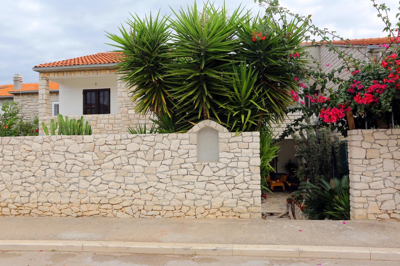 Apartments M&J Supetar Exterior photo