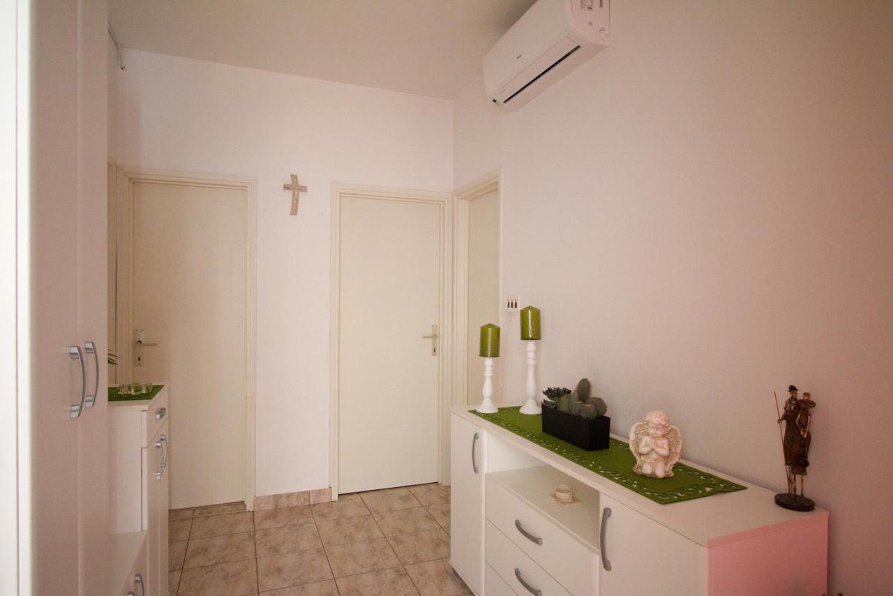 Apartments M&J Supetar Exterior photo